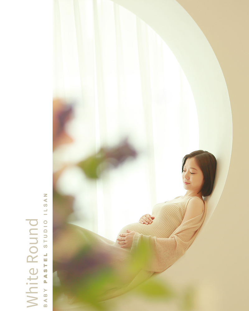 화이트라운드 썸네일.jpg